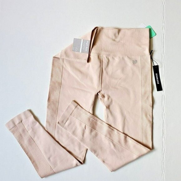 FOREVER 21 ACTIVE SEAMLESS HIGH RISE LEGGINGS SIZE M INSEAM 22" SEASHELL NEW - Picture 1 of 4